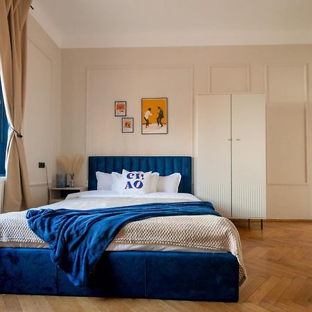 Decebal Central Studio - Elegant And Cozy Stay アラド エクステリア 写真