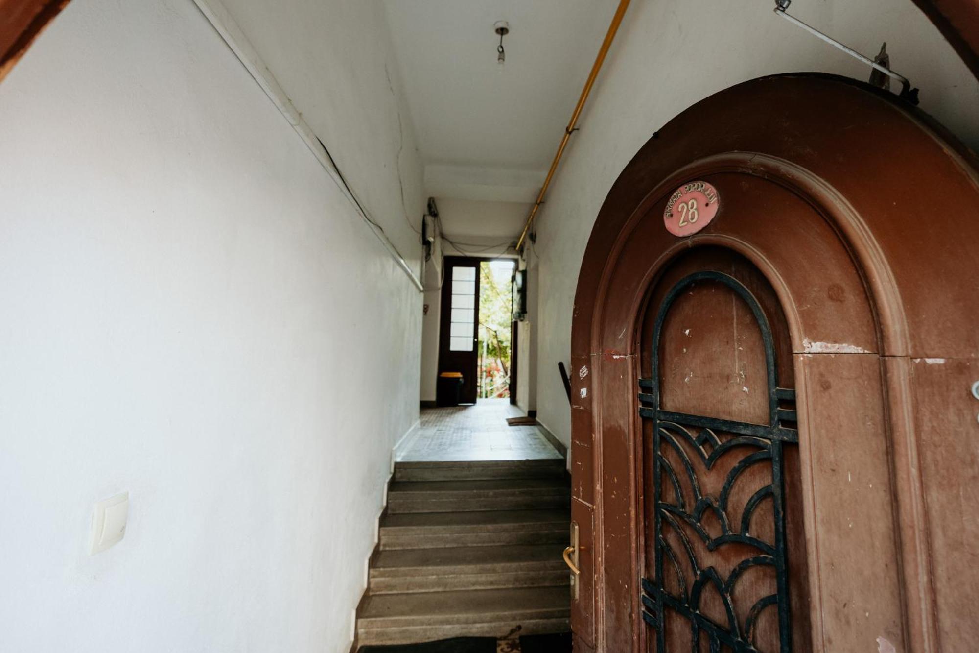 Decebal Central Studio - Elegant And Cozy Stay アラド エクステリア 写真