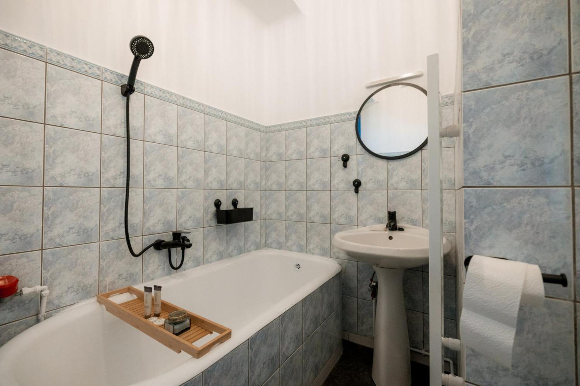 Decebal Central Studio - Elegant And Cozy Stay アラド エクステリア 写真