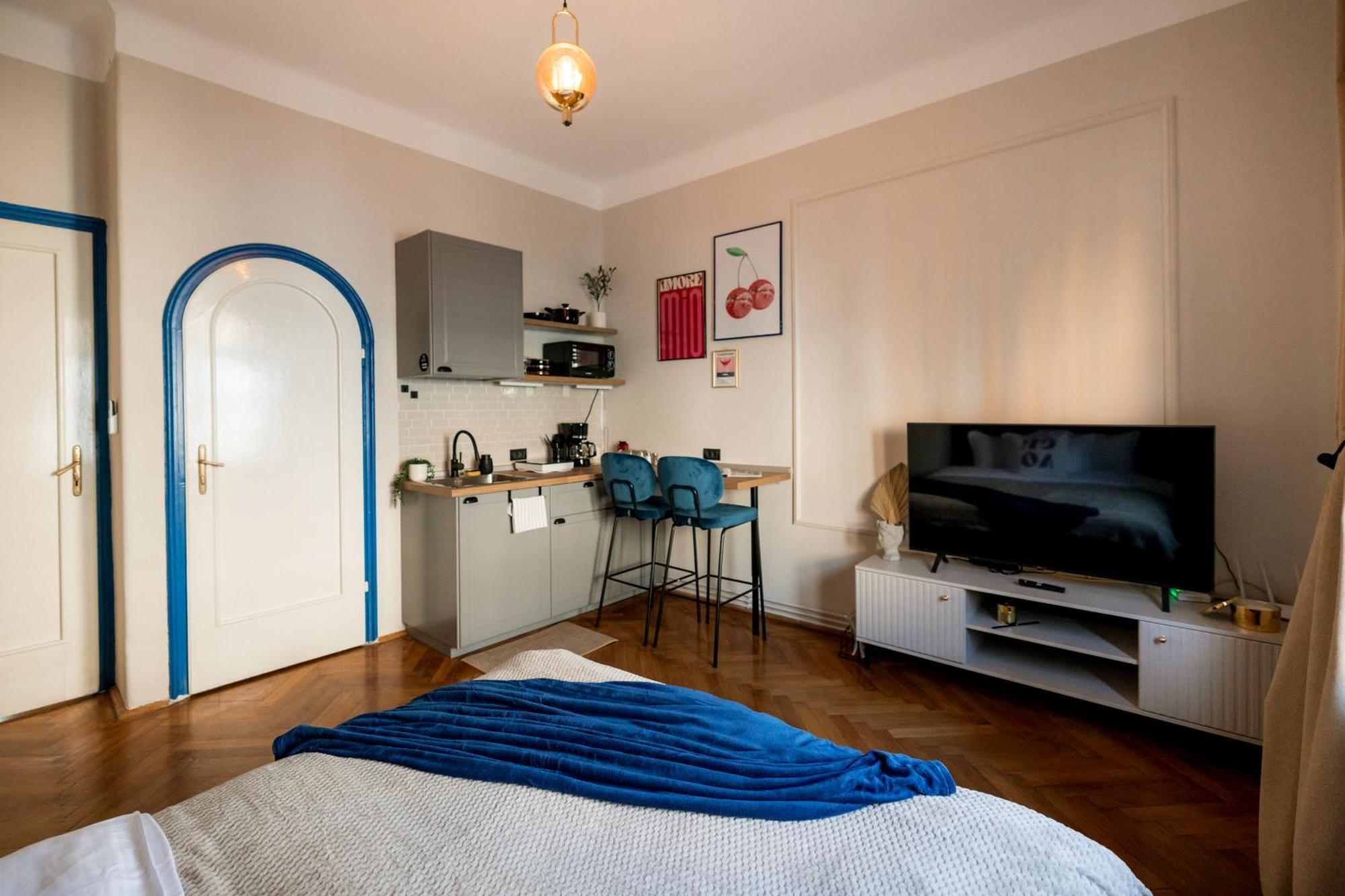 Decebal Central Studio - Elegant And Cozy Stay アラド エクステリア 写真
